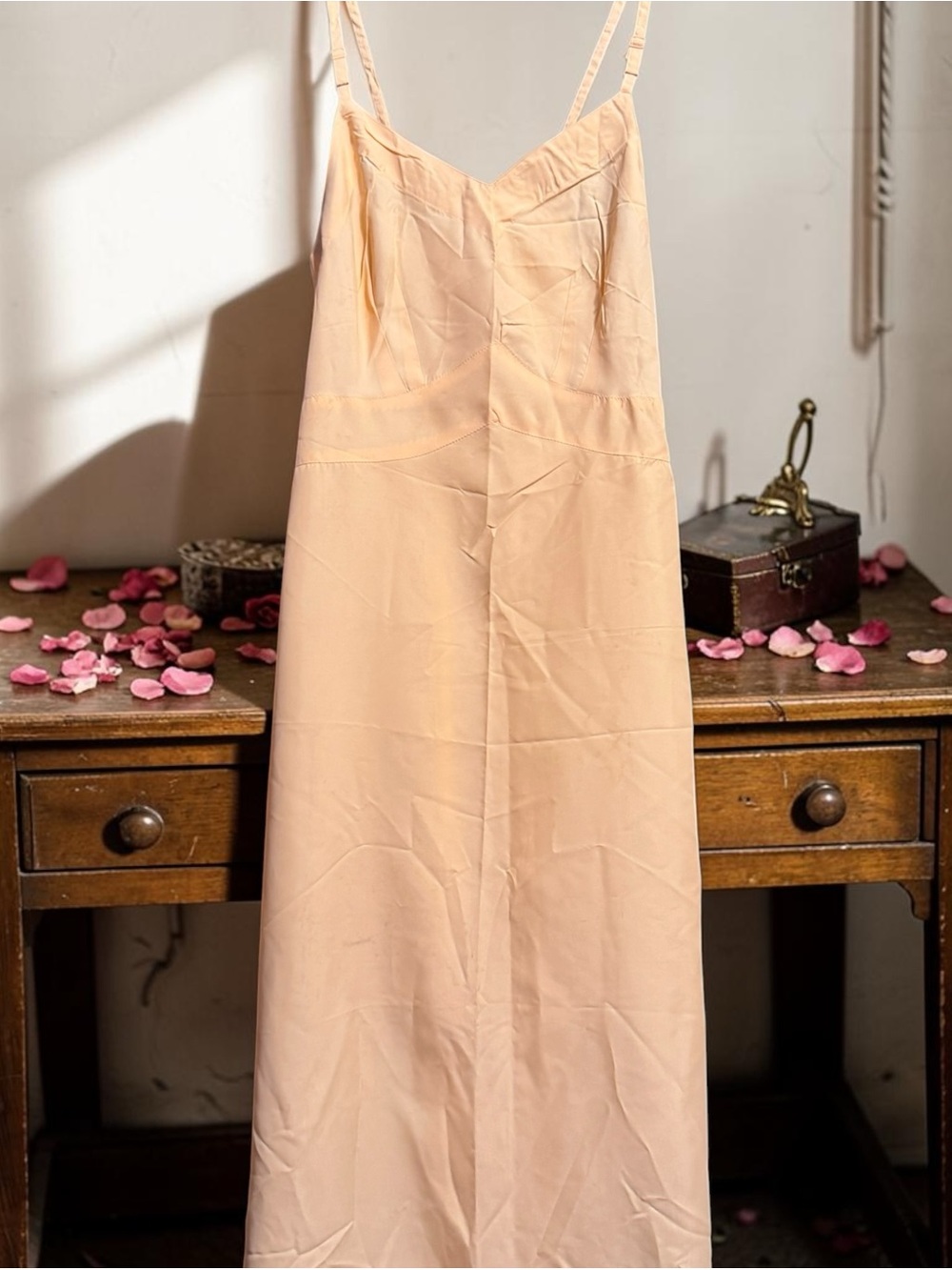 Amazing peach colored vintage 40’s slip , dress , Sz 32 adj straps